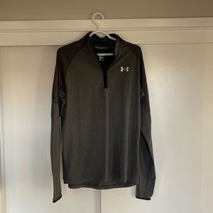 Under Armour light weight quarter zip pull over